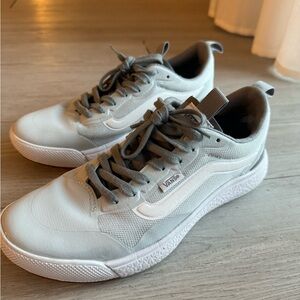 Vans Ultrarange Woman size 8 LIKE NEW